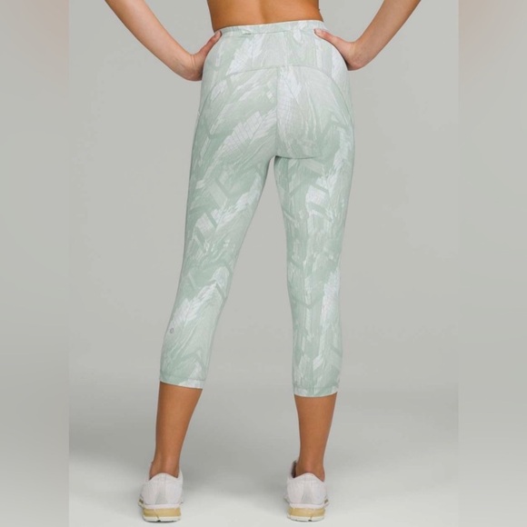 Lululemon Swift Speed HR Crop 21” NWT C25011 - Picture 5 of 5